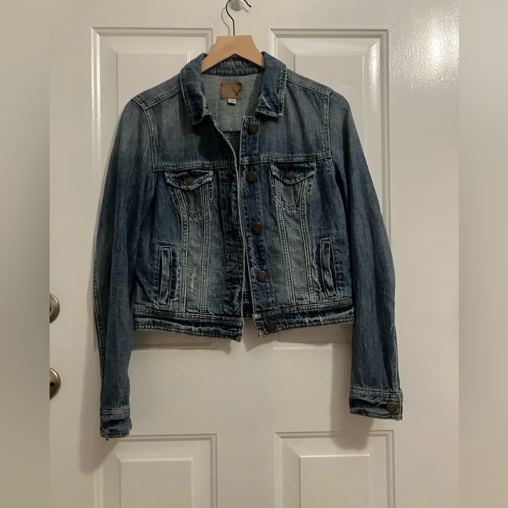 American Eagle-crop denim jacket